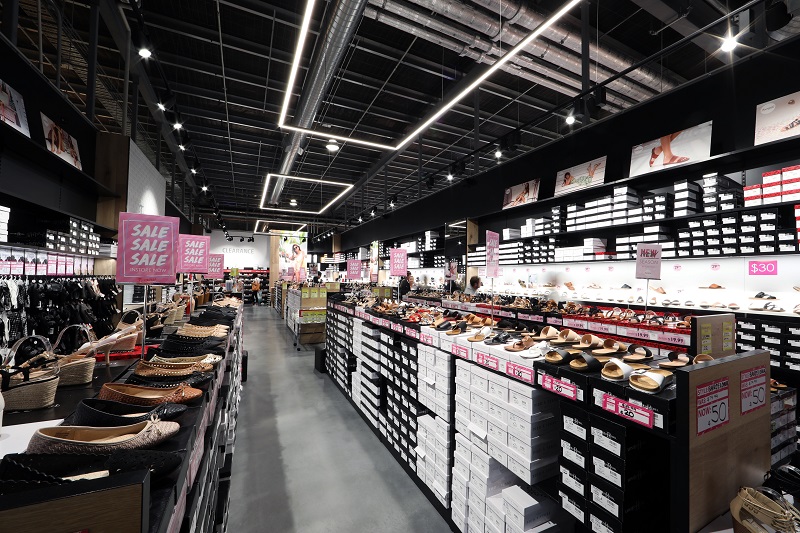 Masterplanners-Famous Footwear-DFO Perth-Retail Space
