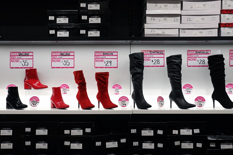 Masterplanners-Famous Footwear-DFO Perth-Retail Display