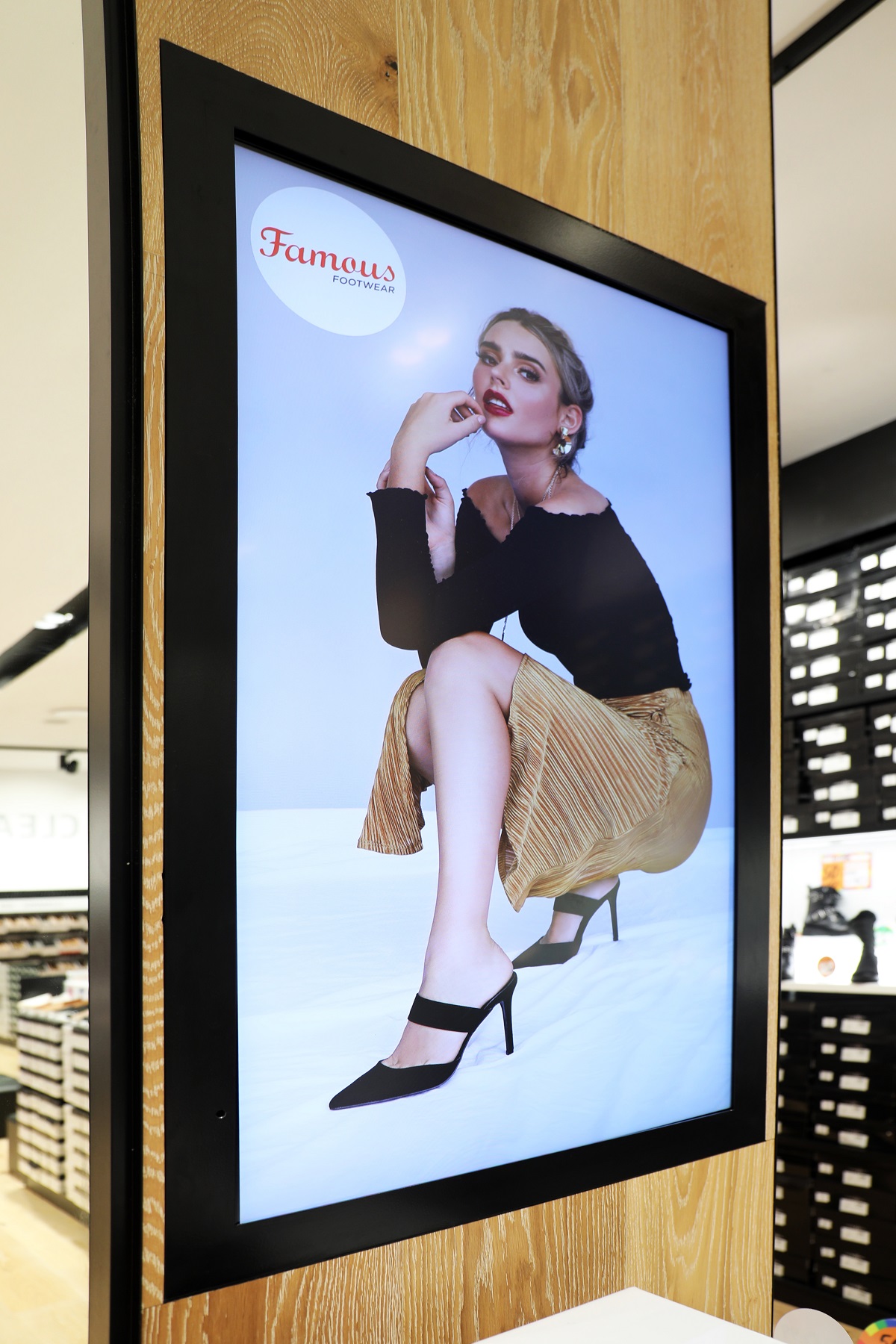 Masterplanners-Famous Footwear-Signage Display